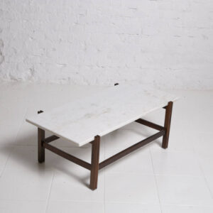 Mesa de centro em Jacarandá